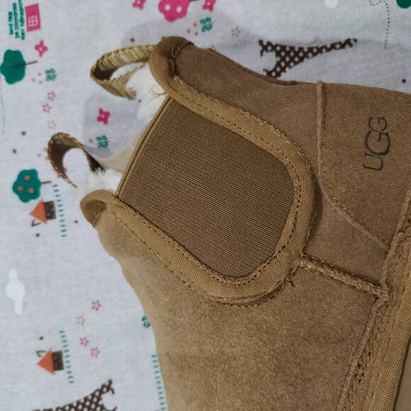 UGG Neumel Platform Chelsea Brown Boots - Picture 5 of 9